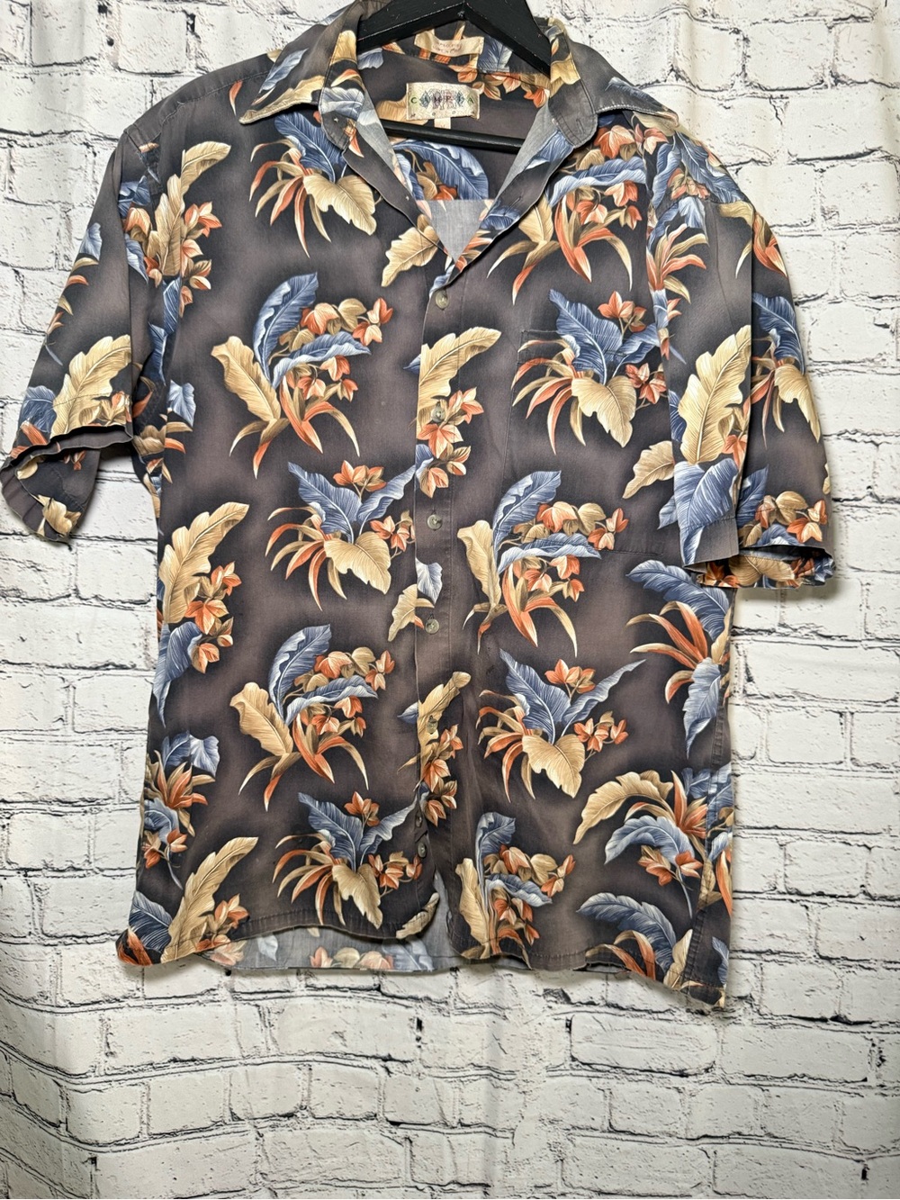 Campia. Vintage Hawaiian button up top. Size M